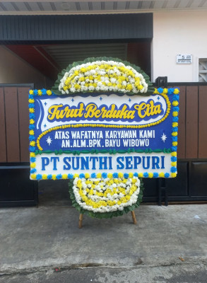 Papan Bunga Duka di Menou